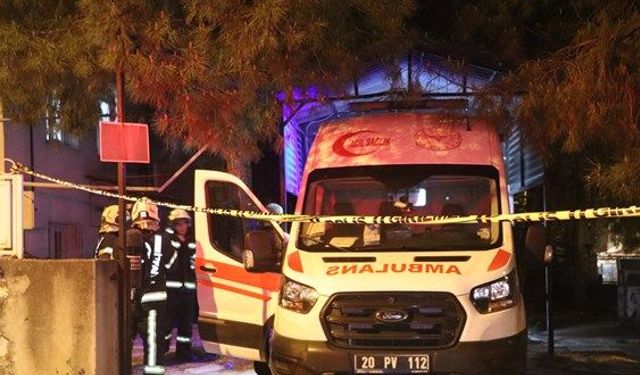 Ambulansta oksijen tüpü parladı: 2 görevli yaralandı