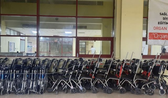 Hastanede Sedye ve tekerlekli sandalye kilit altında!