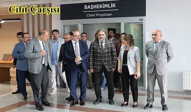 Başhekim kaldı, yardımcıları gitti