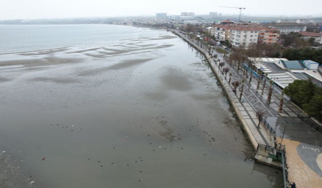 İstanbul'da ürküten görüntü: Silivri'de deniz 150 metre çekildi