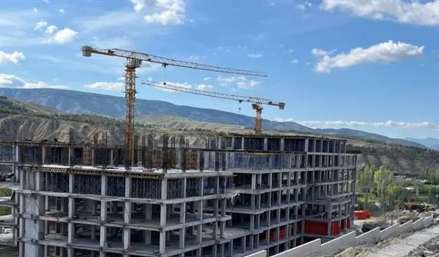 Hastane İnşaatında Feci Kaza: Kule Vinçten Düşen İşçi Hayatını Kaybetti