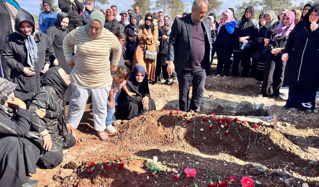 Hayatını Kaybeden ATT Ve Evlatları Toprağa Verildi