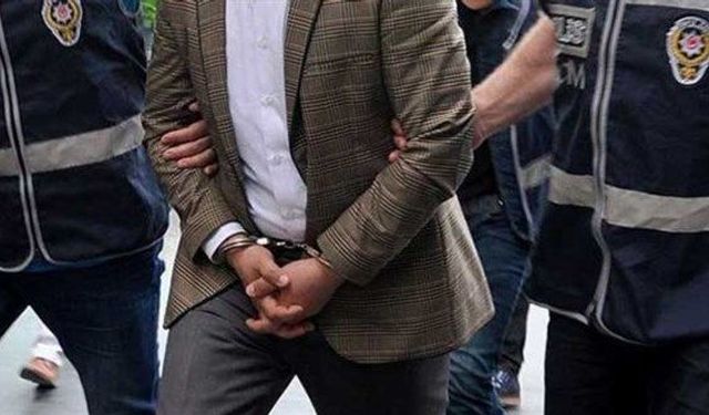 Doktor ve güvenlik görevlisini boğazından bıçaklayan zanlı tutuklandı