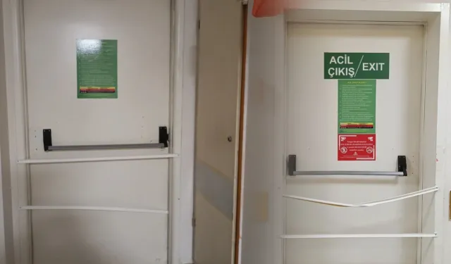 Hastane Merdivenlerinde Sigara Gerçeği!