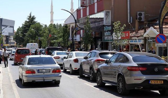 Bu ilçesinde sadece dolar ve euro geçiyor