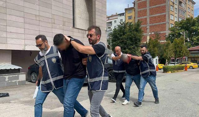 Ambulans kovalayan baba-oğul ters kelepçeli adliyeye sevk edildi