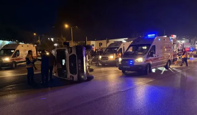 Ambulans kazası:  3 sağlık personeli yaralı