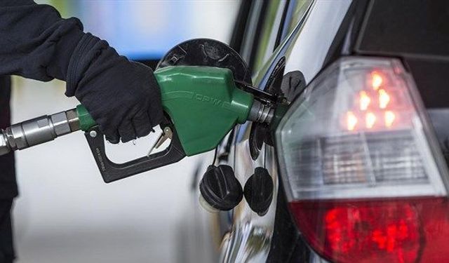 Motorine zam geldi: Pompaya yansıdı