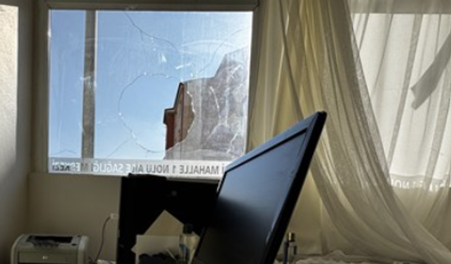 Aile Sağlığı Merkezi’ne taşlı ve tehdit mesajlı saldırı