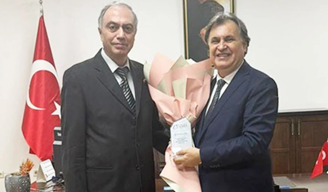 Tıp Fakültesi Dekanlığında görev değişimi