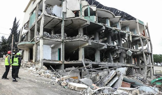 İsrail, Sağlık çalışanlarını “çift vuruşla” hedef alıyor