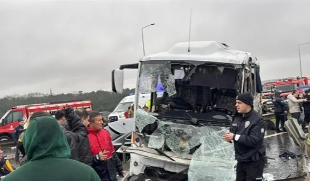 Polis Servisi Kaza Yaptı: 1 Şehit, 16 Yaralı