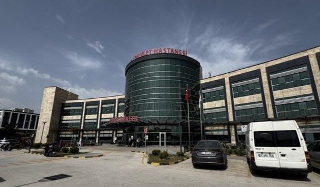 Sağlıkta şiddet sürüyor: Yasak bölgeye girip kardiyoloğa saldırdı