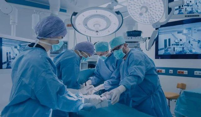 Antalya'da Sağlık Skandalı: Sağlam Sol Diz Ameliyat Edildi, Sakat Sağ Diz Unutuldu Antalya'da yaşana