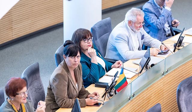 Litvanya'nın Kırsal Bölgelere Doktor Sevk Planı: Genç Hekimlerden Anayasa Tepkisi Litvanya parlament
