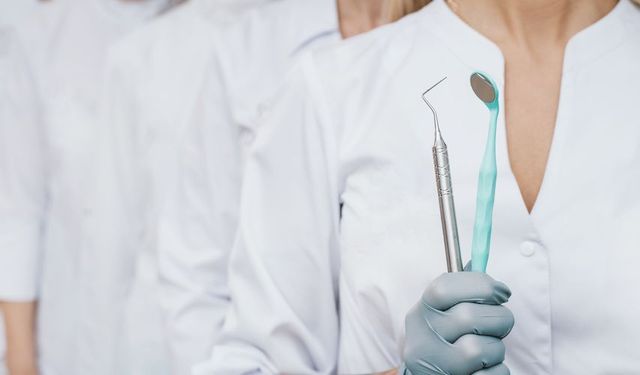 TDB'den Doktoralı Diş Hekimlerine Uzmanlık Yoluna Sert Tepki: 'Bu Düzenleme Adalet Değil, Ayrımcılık