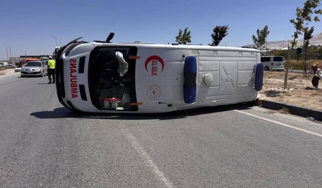 Yine Ambulans Kazası : 5 Yaralı