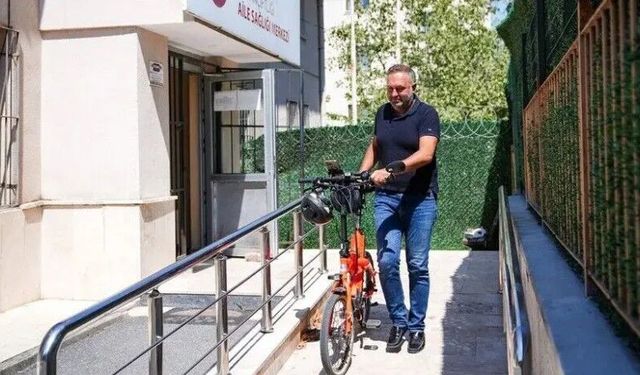 Çekmeköy'ün Pedallı Hekimi: Dr. Kerem Giray Dursun 10 Yıldır Şifayı İlaçta Değil, Bisikletle Dağıtıyor