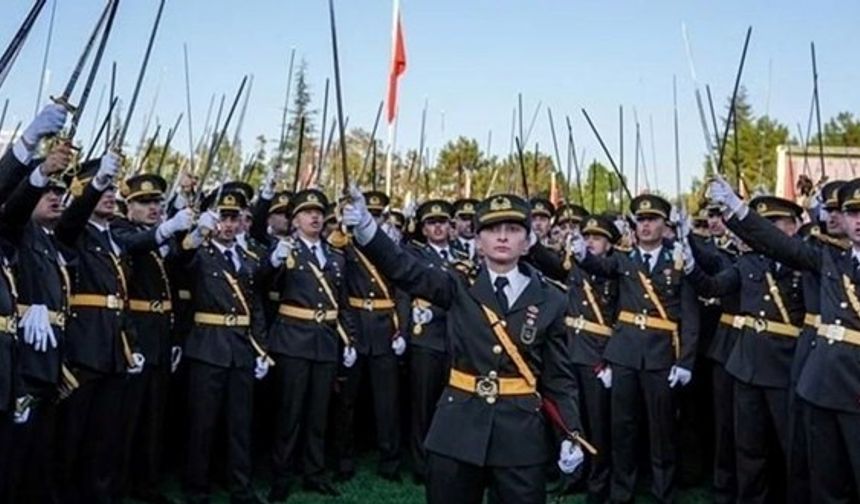 Kılıçlı yemin soruşturmasında teğmenlere tebligat gitti