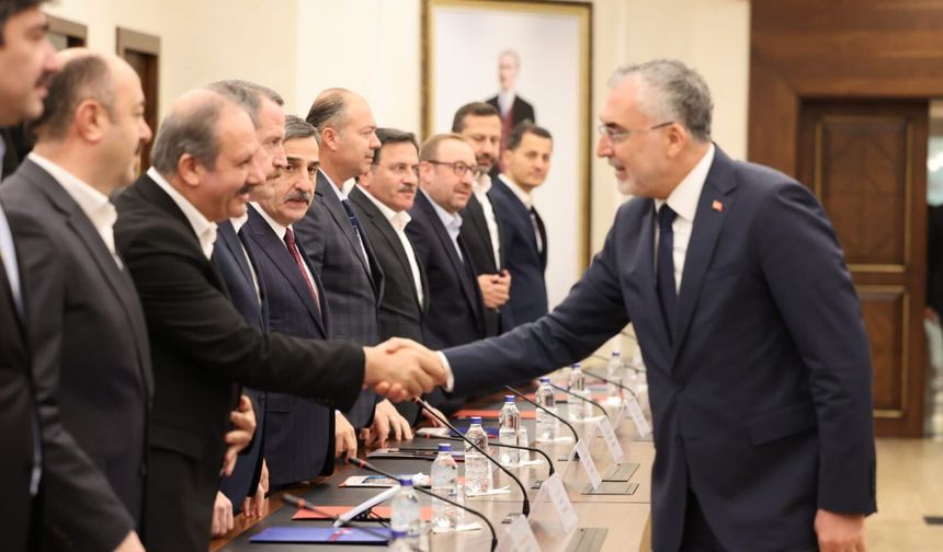 Memur-Sen ve Kamu-Sen’den Ortak Teklif: %5 Sendikal Baraj İçin Yeni Formül Masada