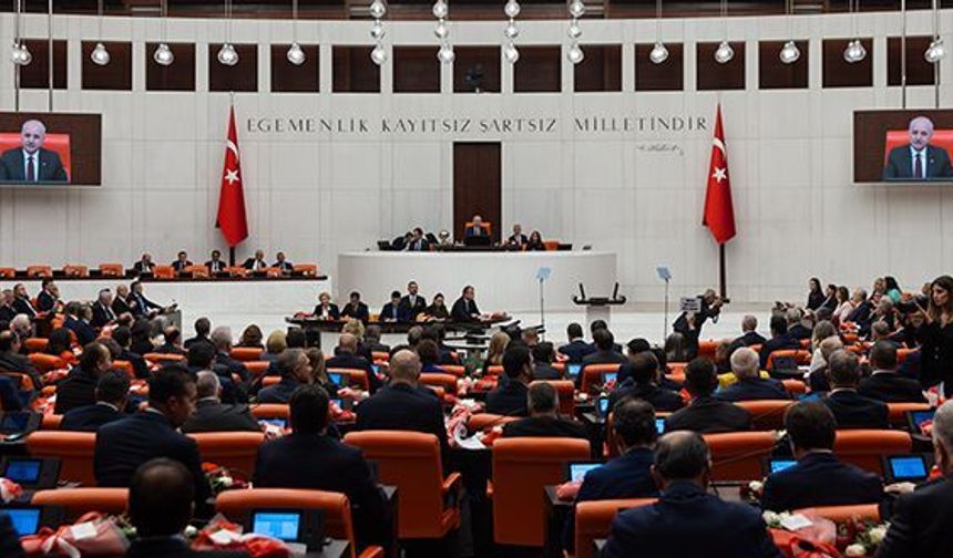 Meclis'te kabul edildi: Babalık izni 5 günden 10 güne çıkarıldı