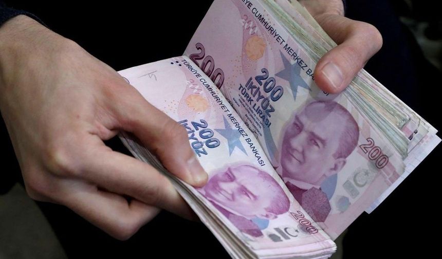 Kamu İşçisi ve Memur Maaşları Arasındaki Fark Açılıyor: 2025 Yılında Uçurum Büyüdü