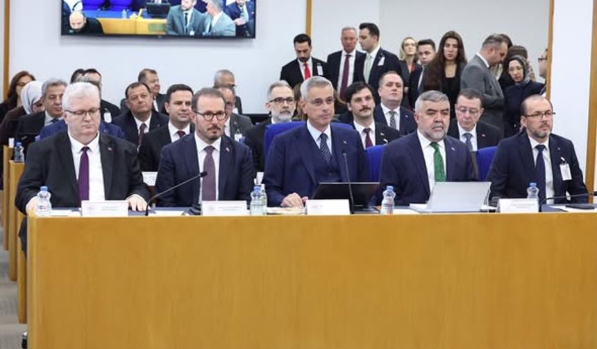 "2025 yılında 233 bin hekimimizden yurt dışına giden hekim sayımız sadece 412"