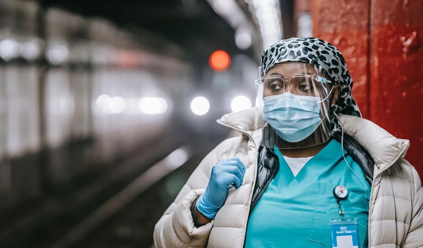 ABD'nin New York kentinde yaklaşık 15 bin hemşire greve çıktı