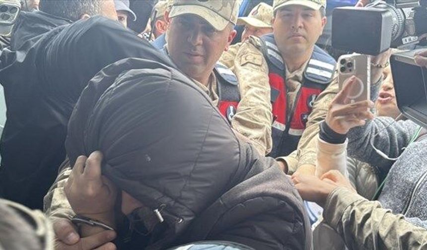 Sağlığın Utanç Tablosu: Eski İl Sağlık Müdürü Adliyeye Böyle Girdi