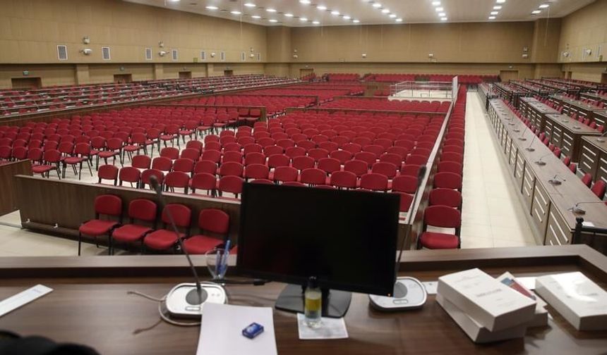 Yenidoğan Çetesi Davasında Avukatlardan 'Doktor Hatası Yok' Savunması: Tıbbi Raporlardaki Eksiklikler Masaya Yatırıldı