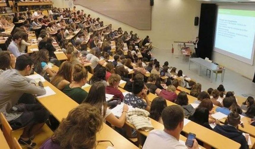 İstanbul'da üniversiteler 1 ay erken kapanacak