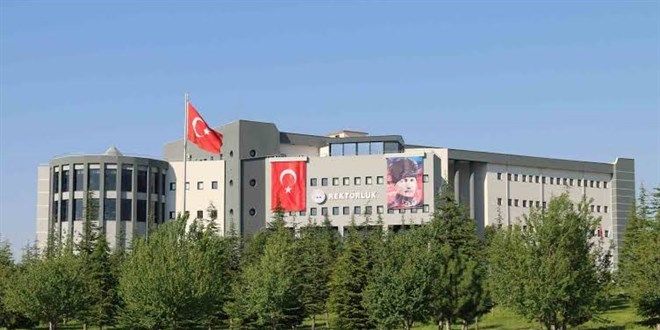 Bu Üniversitede Hocalar kantin, otopark ve kafeterya işletiyor.
